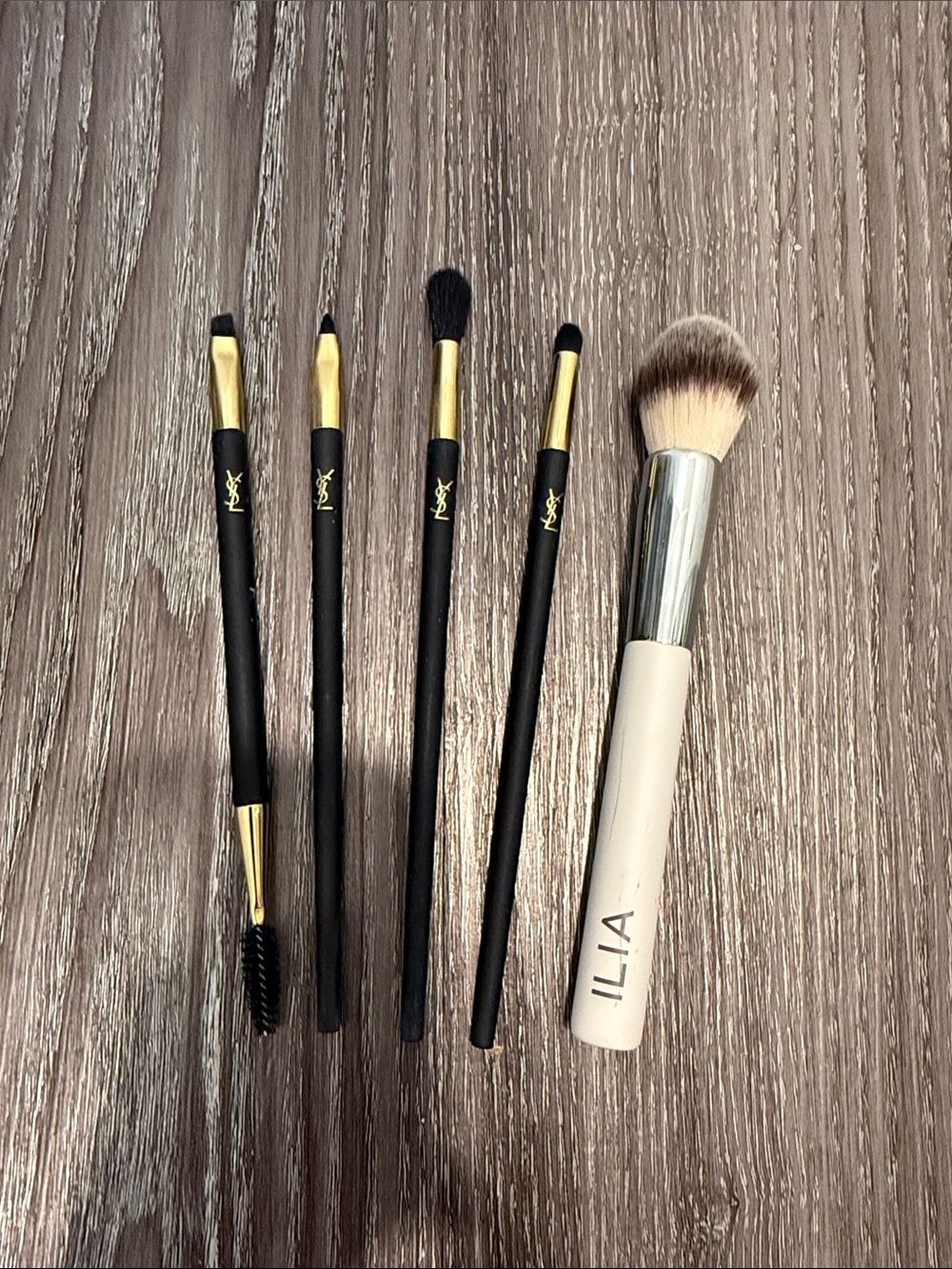 Makeup brush bundle